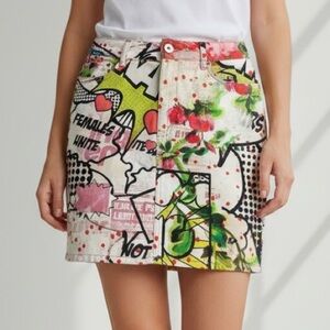 ASOS DESIGN denim skirt in art print US size 6; UK size 10. Unique Art.